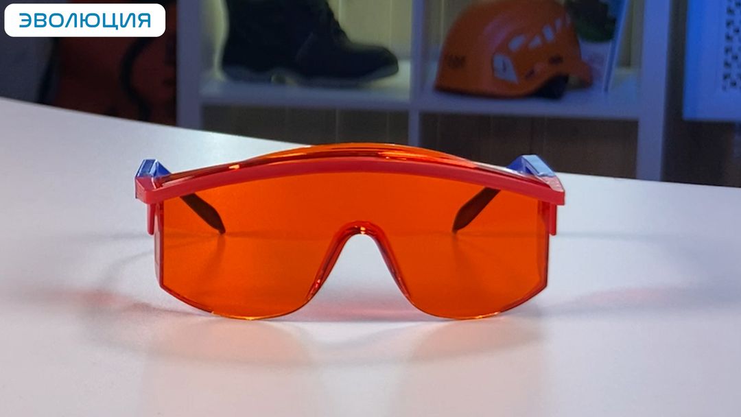 Очки защитные «О37 Universal Titan» Strong Glass