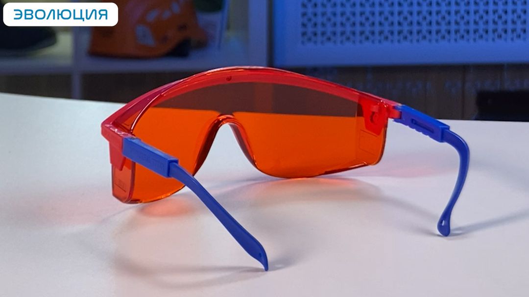 Очки защитные «О37 Universal Titan» Strong Glass