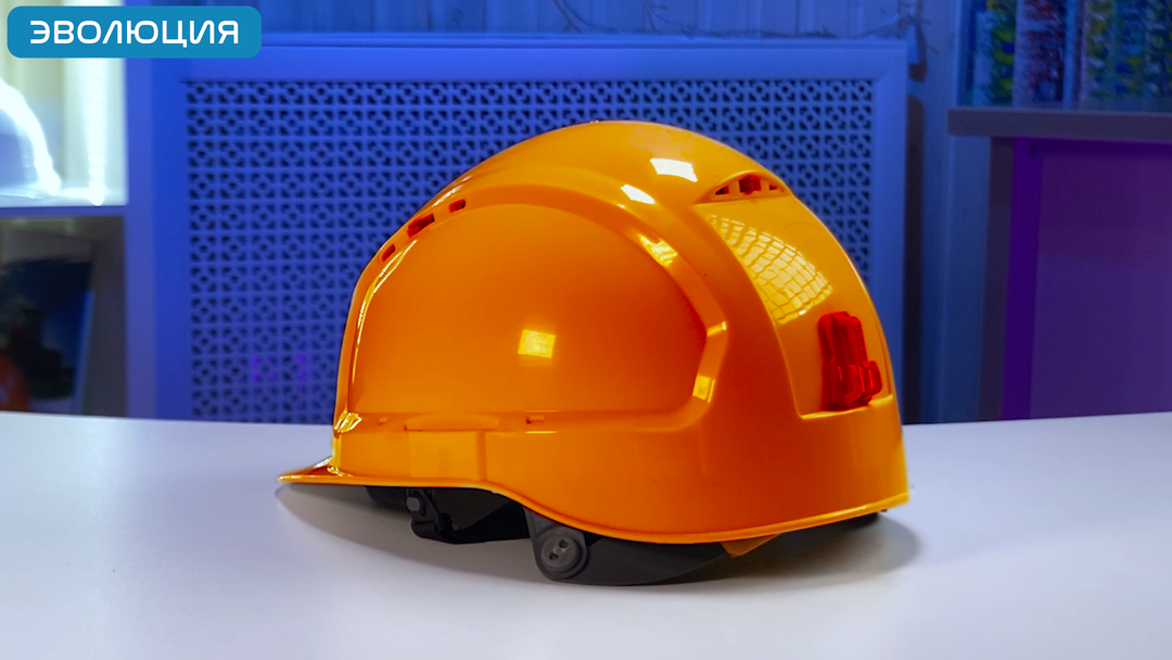 Каска белая «RFI-7 Titan Zen» (кнопка)