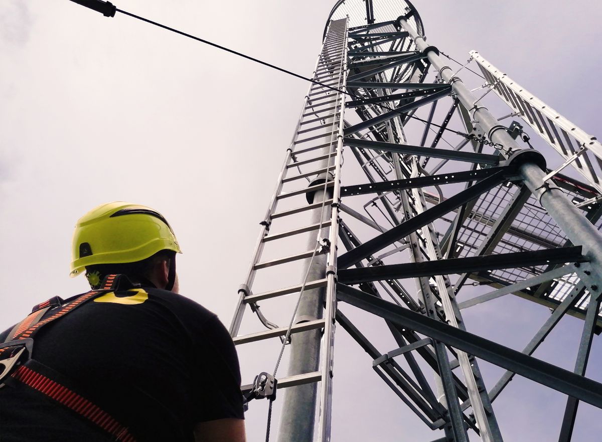 Анкерная линия для вертикальных лестниц